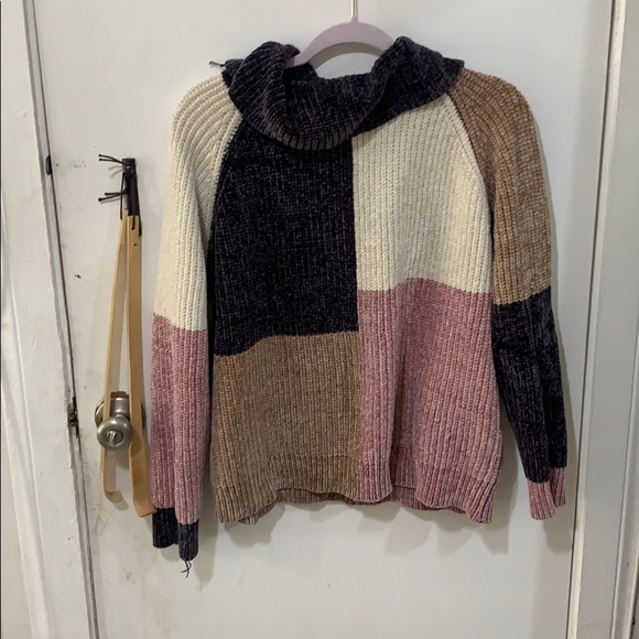 Sweater - Picture 1 of 3